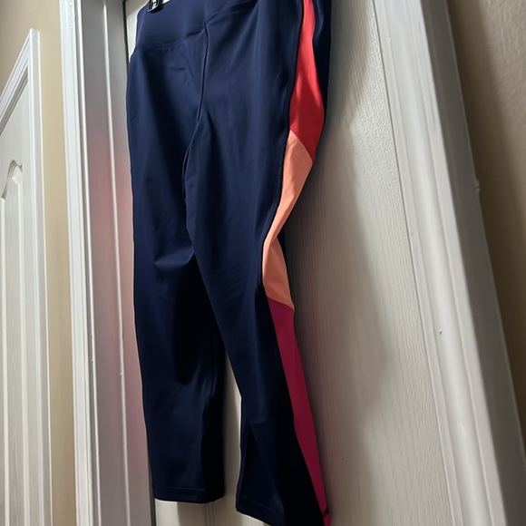 LIVI by Lane Bryant active capri leggings - Picture 5 of 5